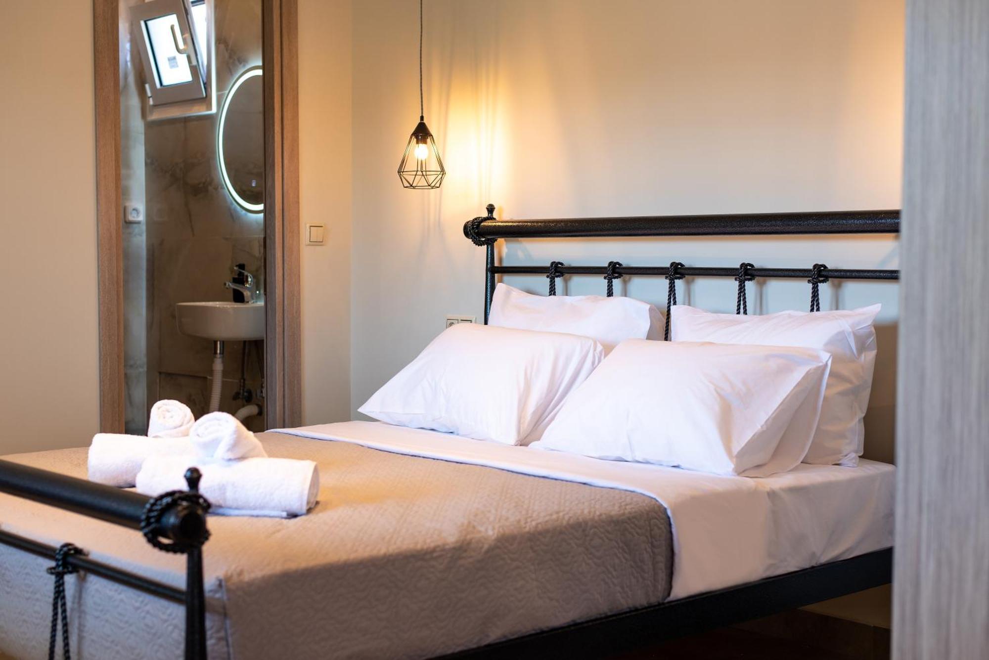 Demi'S Apartments Near Athen'S Airport 아르테미다 외부 사진