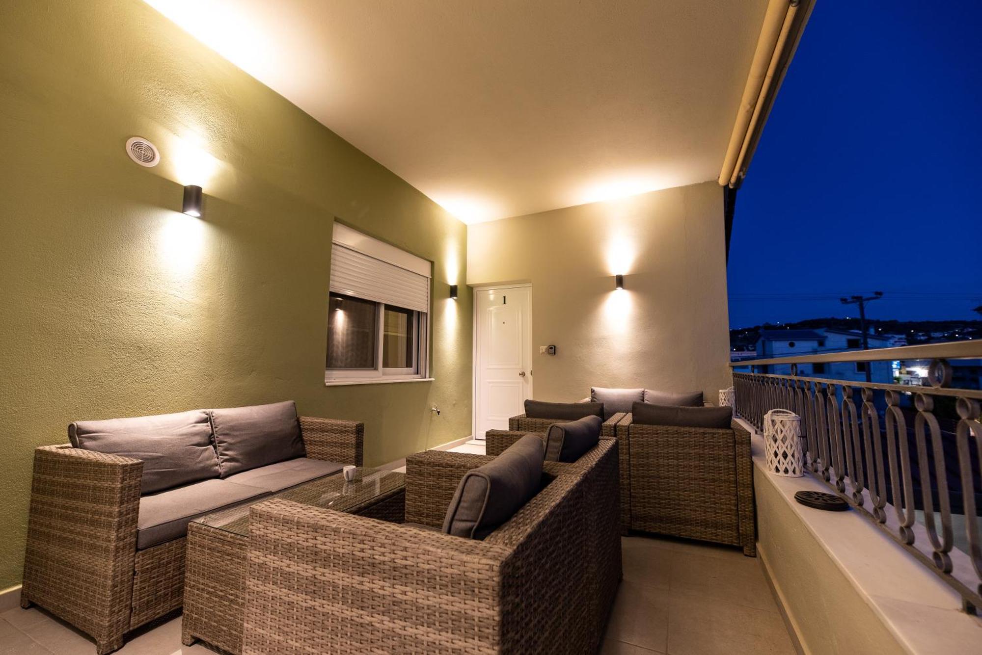Demi'S Apartments Near Athen'S Airport 아르테미다 외부 사진