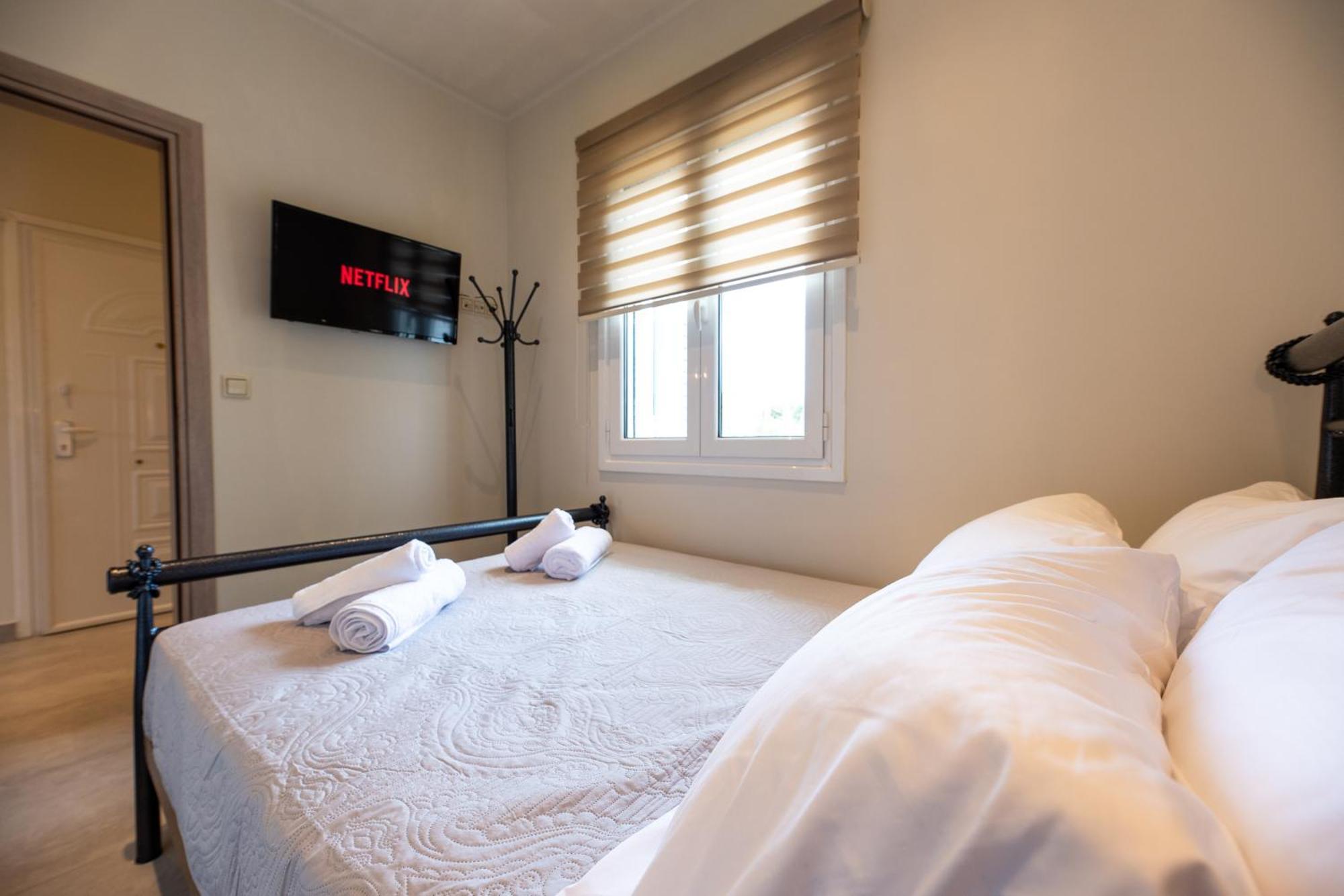 Demi'S Apartments Near Athen'S Airport 아르테미다 외부 사진