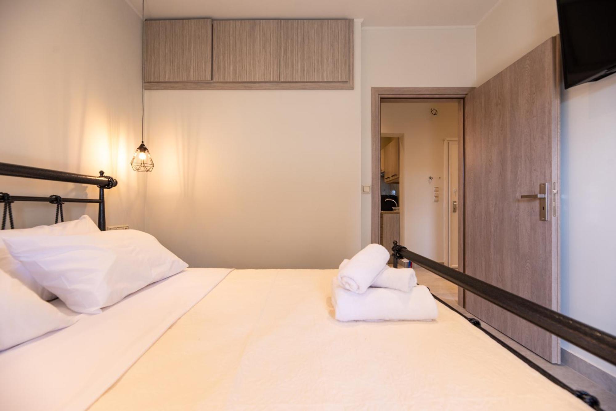 Demi'S Apartments Near Athen'S Airport 아르테미다 외부 사진