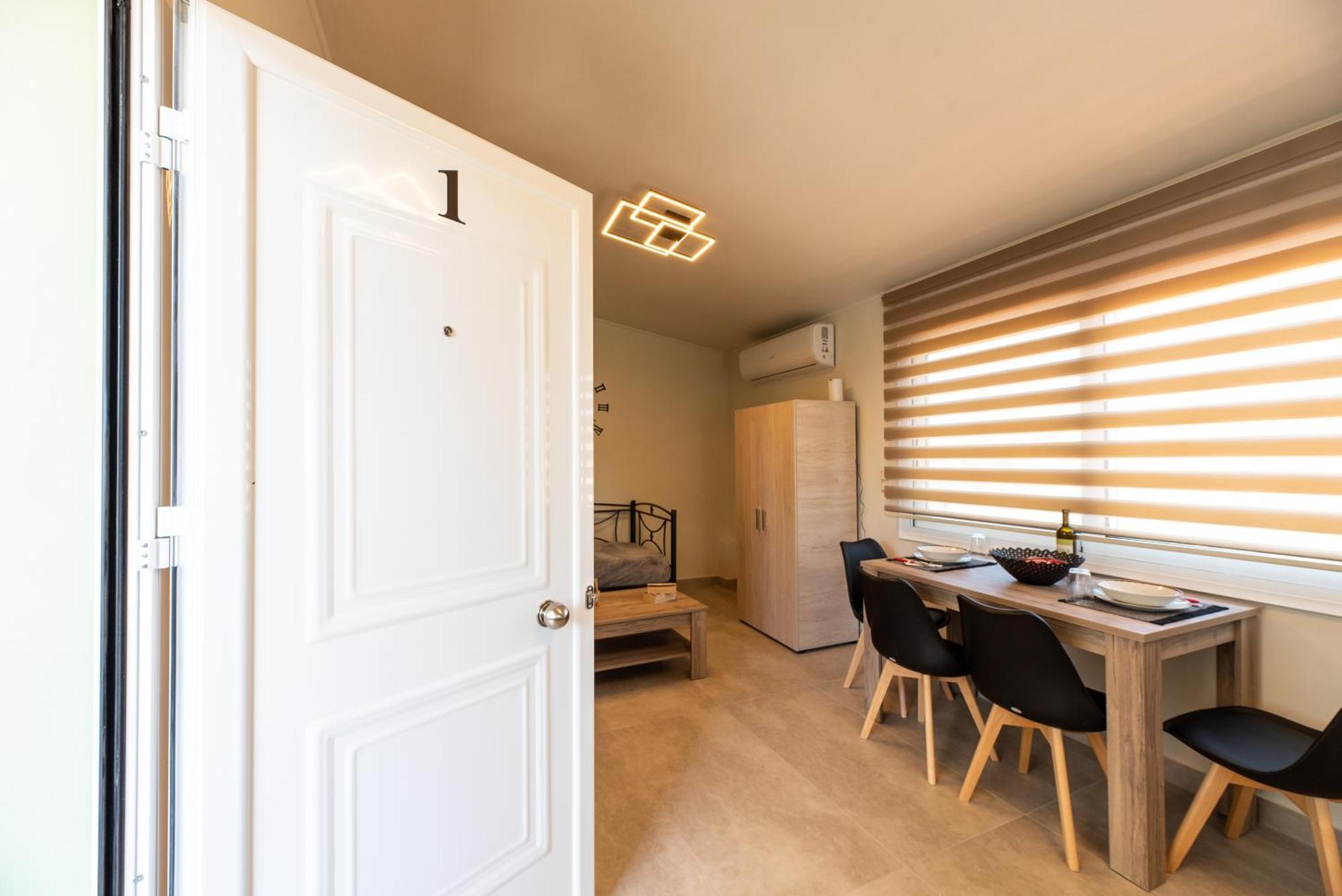 Demi'S Apartments Near Athen'S Airport 아르테미다 외부 사진