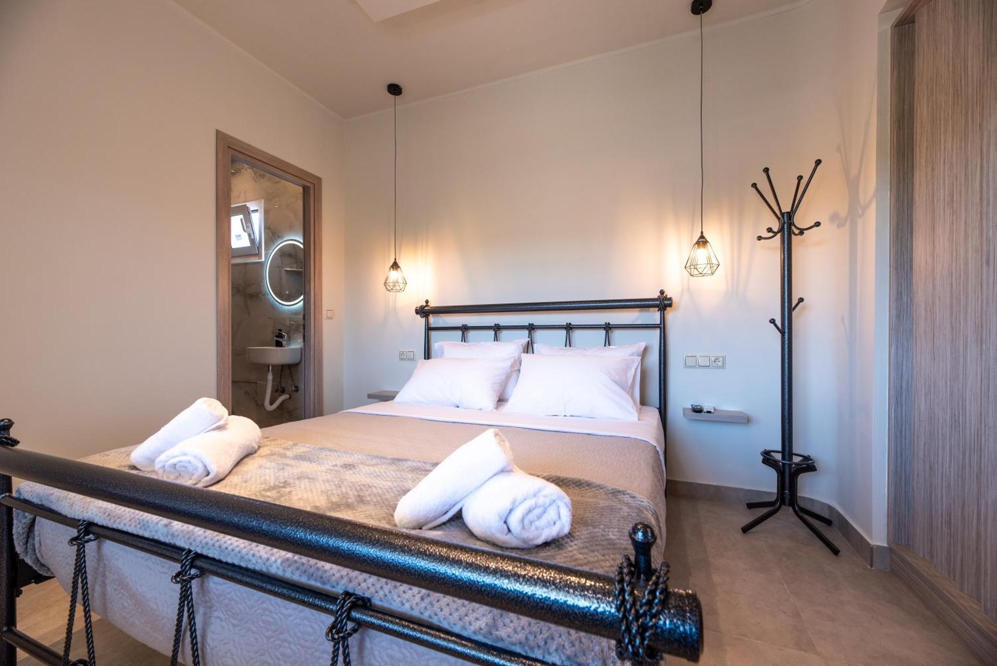 Demi'S Apartments Near Athen'S Airport 아르테미다 외부 사진